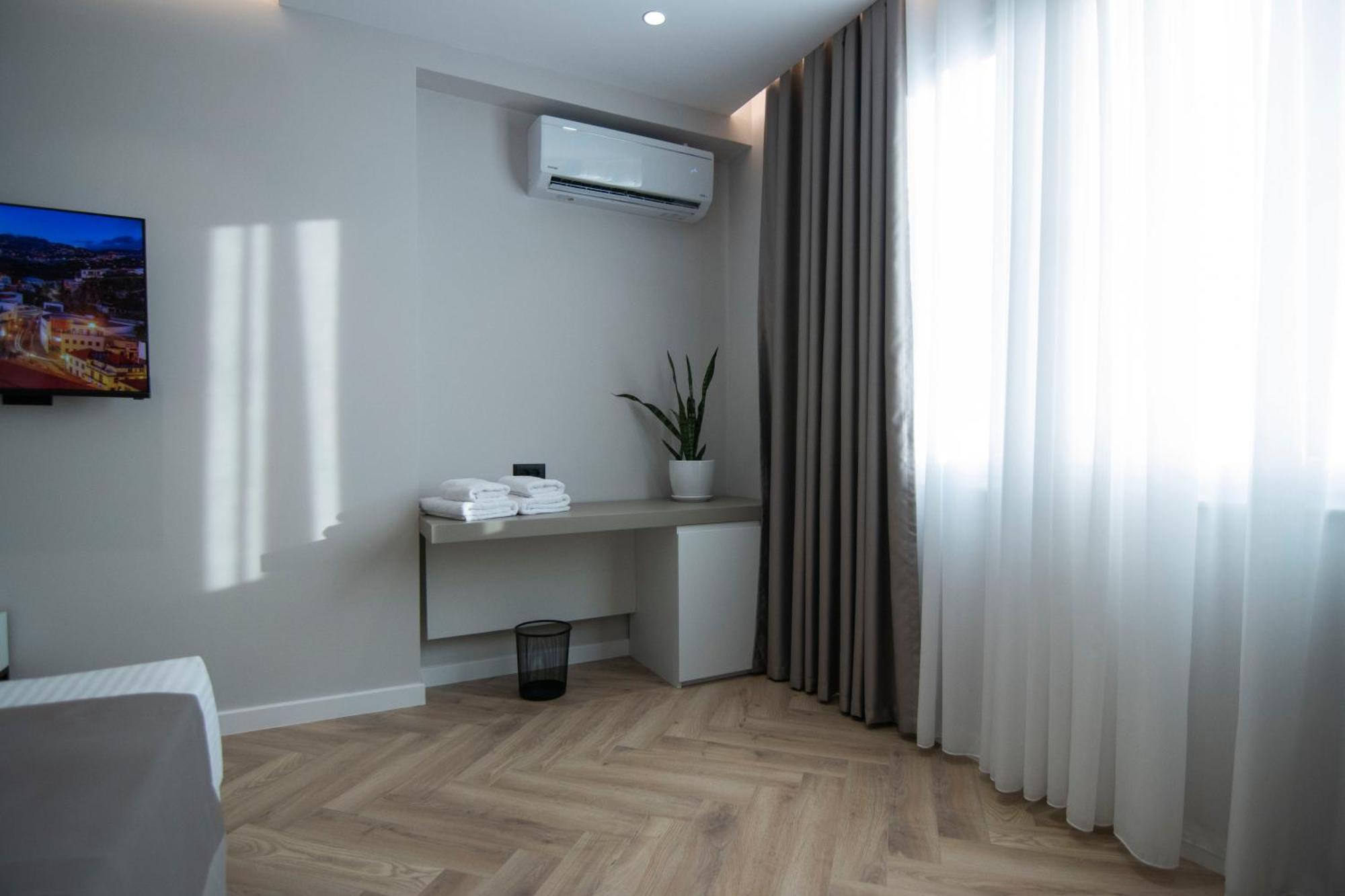 Mina Luxury Rooms Tirana Exterior photo